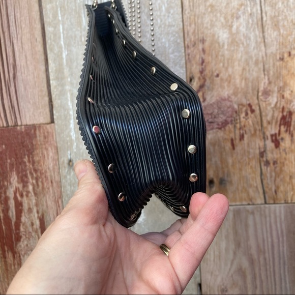 Recycled Tire Crossbody - Picture 6 of 8